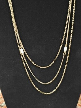 Avon Triple -strand Gold Tone Women's Necklace with Mother Of Prlearl Accents